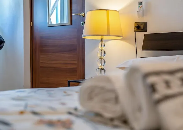 Borgo Antico Apartamento Paruzzaro