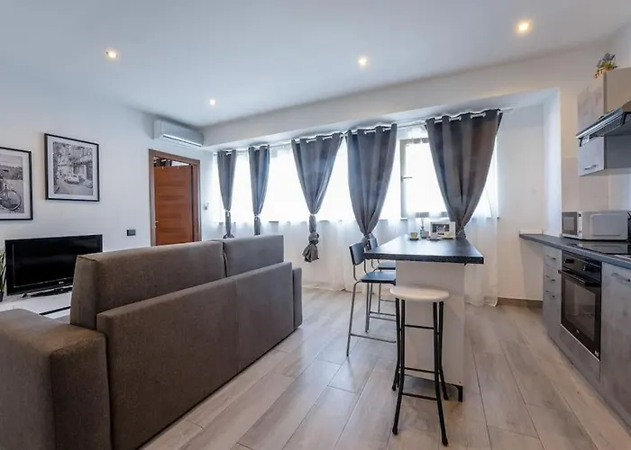 Borgo Antico Apartamento Paruzzaro
